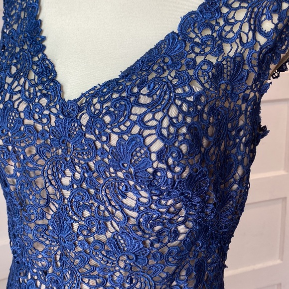 Social Occasions by Mon Cheri Lace Dress, Size 14 - Picture 14 of 17